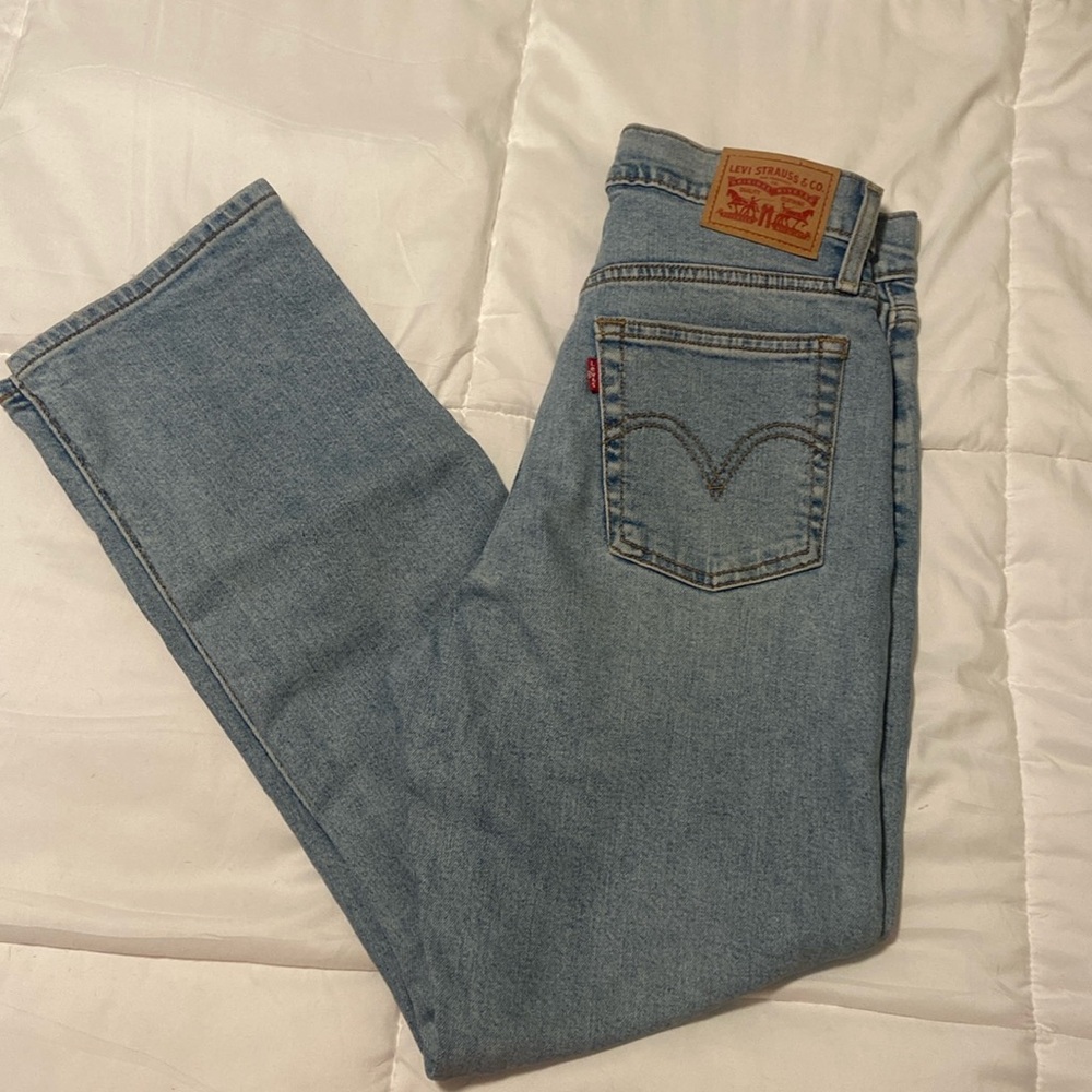 Levis Wedgie Straight women’s jeans. 27” waist